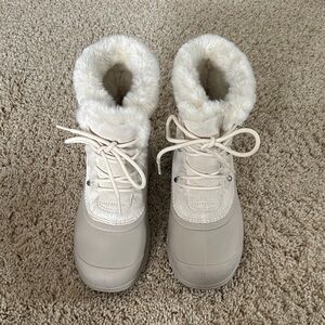 Sorel Cream womens Boots with Faux Fur sz 7